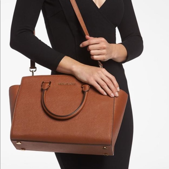 Michael Kohrs MK Selma Large Crossbody/Tote - Picture 1 of 5